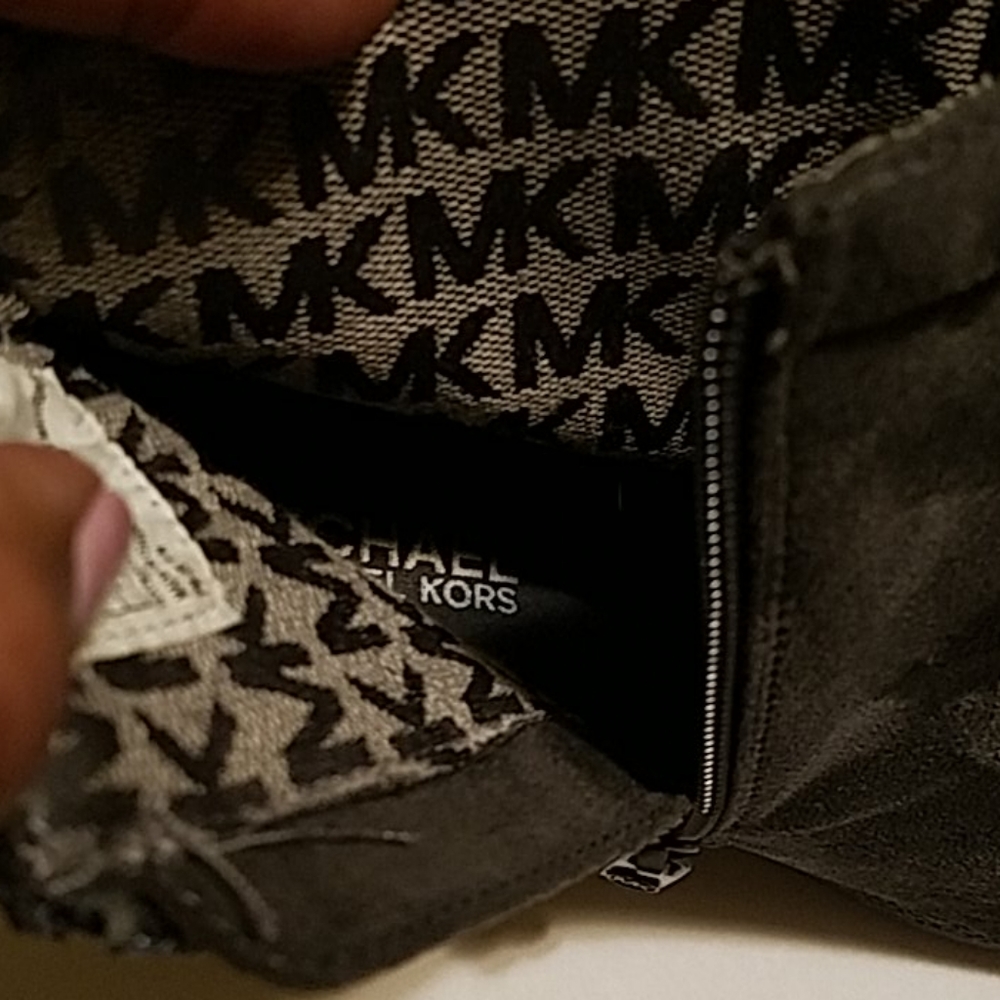 MICHAEL KORS ANKLE BOOTS - Picture 5 of 11